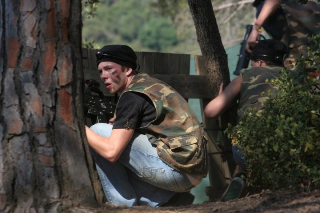 Escondido en el campo de laser tag
